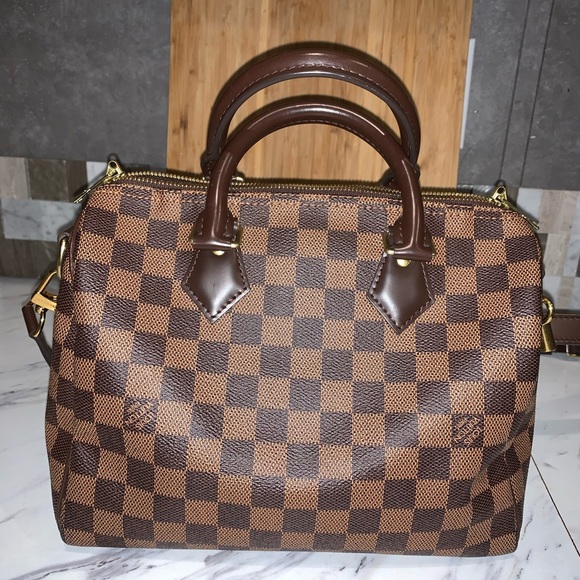 Louis Vuitton - Picture 1 of 1